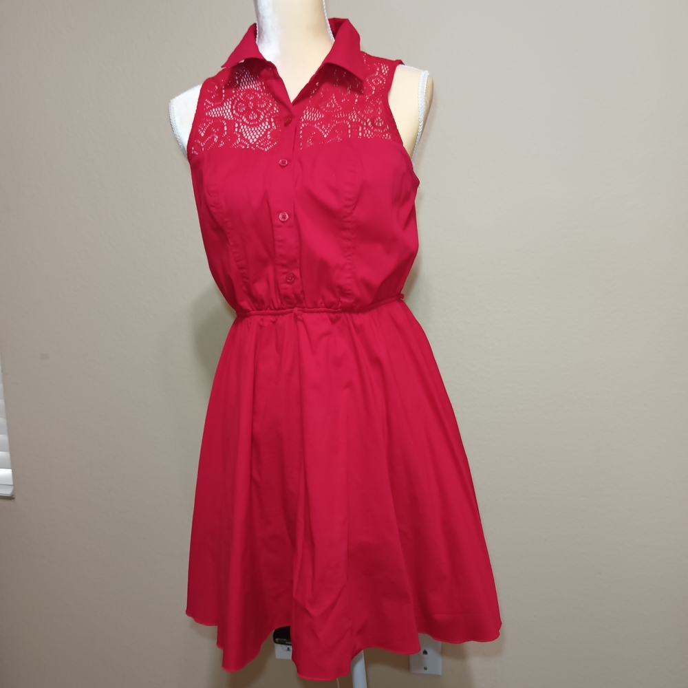 Elegant Red Sleeveless Dress - Picture 2 of 13